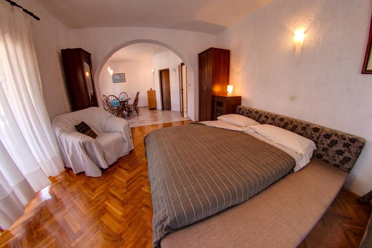 Malinska Apartment 1 Sveti Anton  Ngoại thất bức ảnh