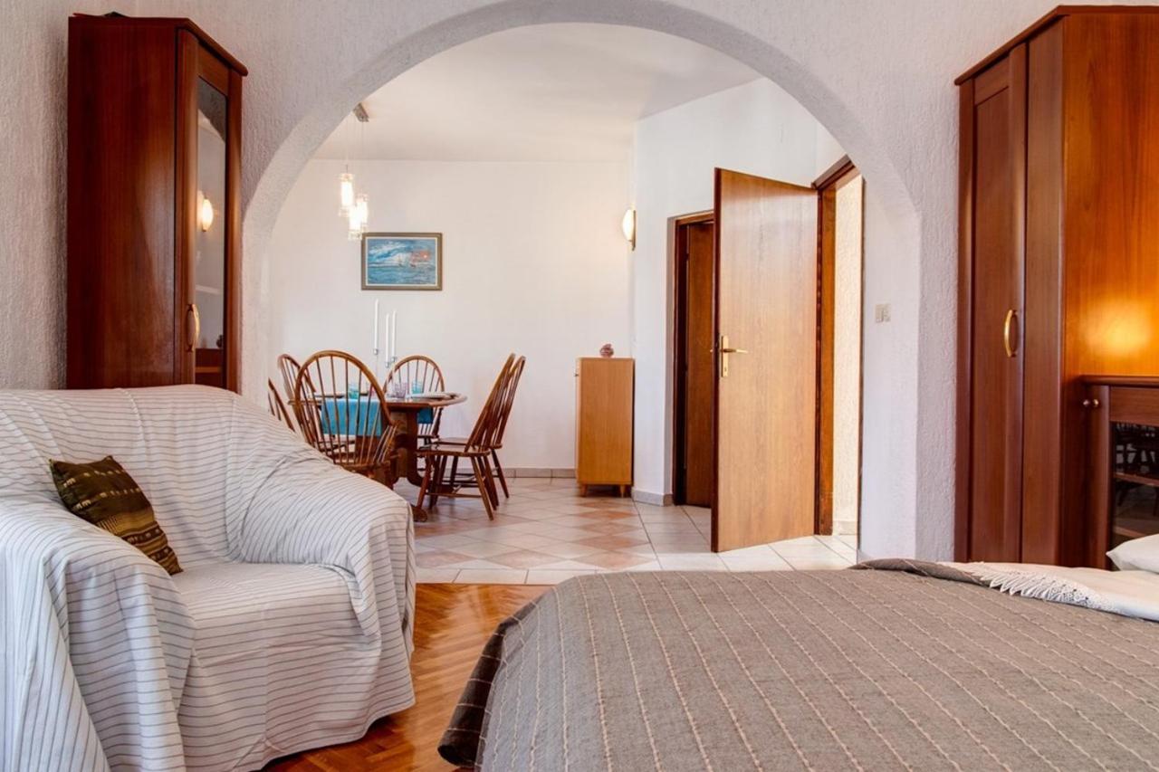 Malinska Apartment 1 Sveti Anton  Ngoại thất bức ảnh
